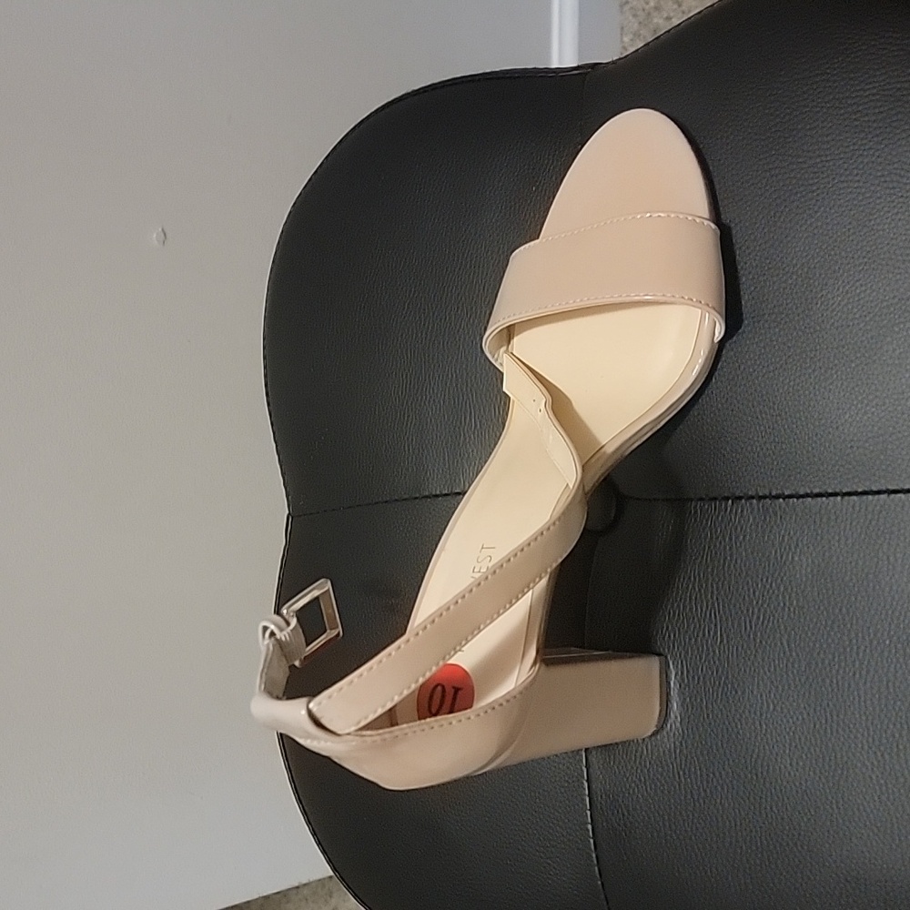 Nice nine west